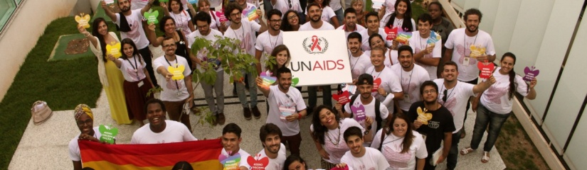 Dezembro Vermelho promove a conscientização nacional sobre prevenção ao HIV e à AIDS