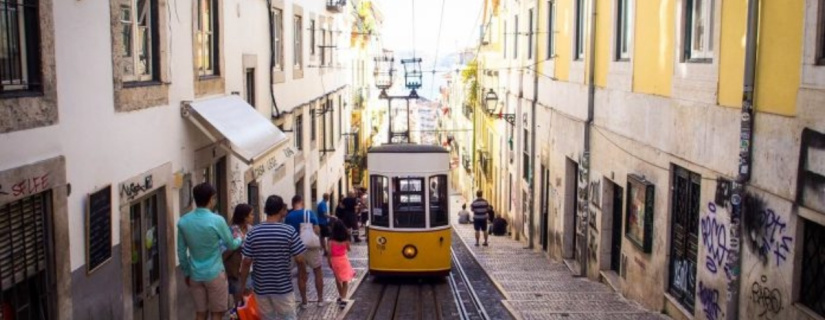 Lisboa aprova transporte público gratuito a jovens e idosos